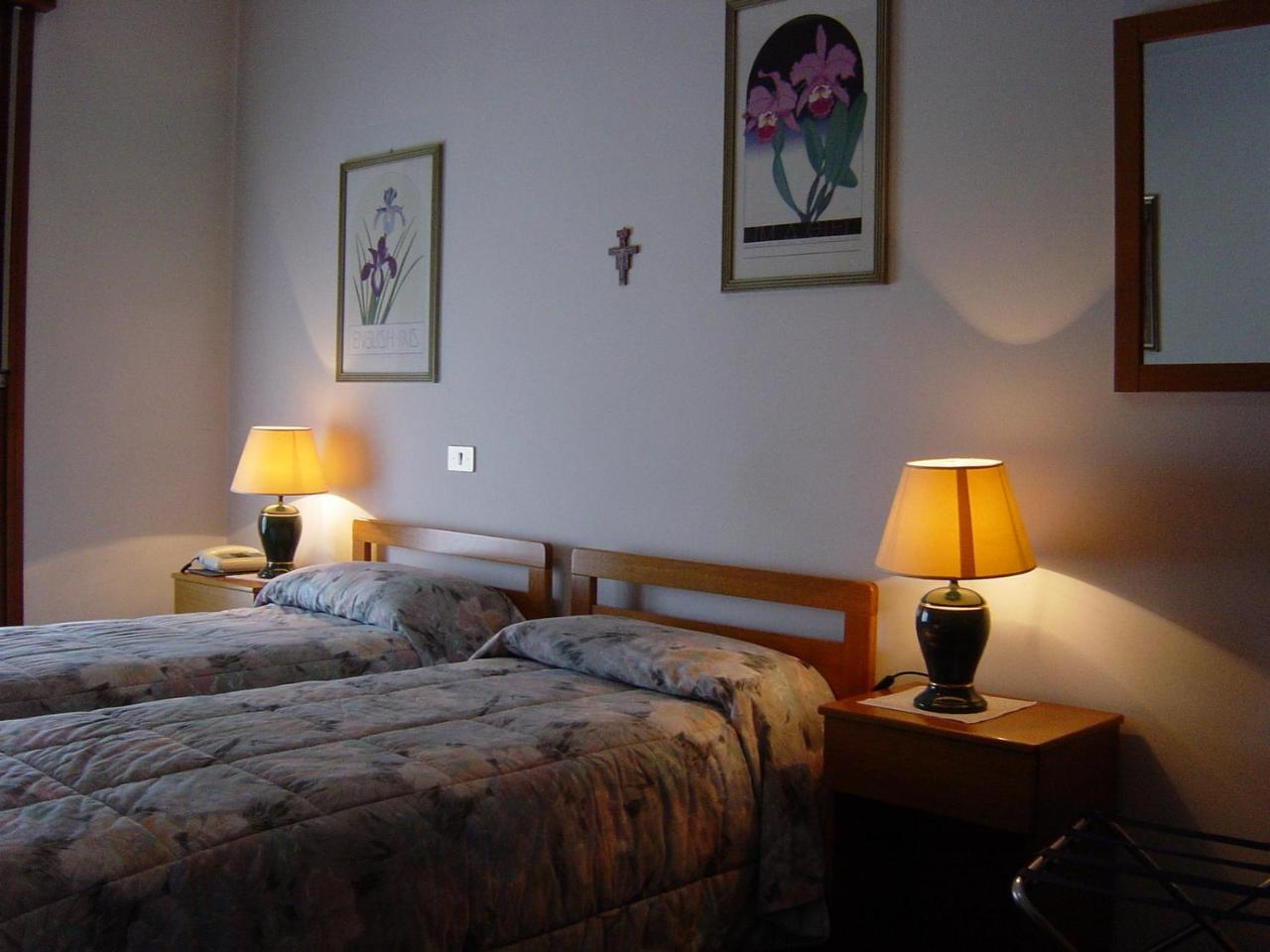 Hotel Rizzi Monticello Conte Otto Екстериор снимка